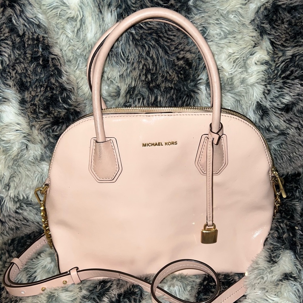 Micheal kors handbag/crossbody
